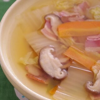 和洋折衷で飽きない味★白菜とベーコンのスープ
